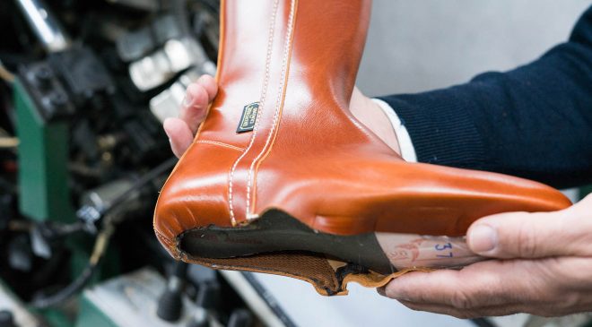 Cómo reconocer un calzado o producto de marroquinería con marca de garantía “Valverde del Camino”